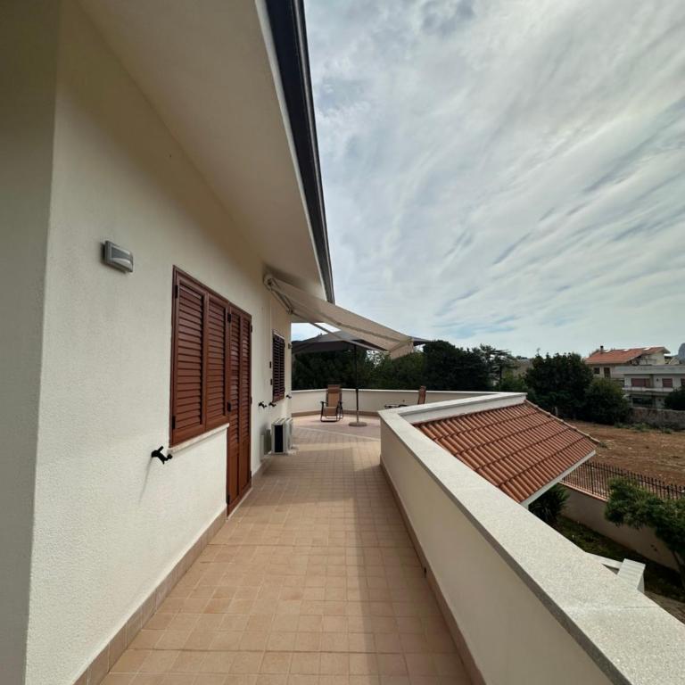 Villa Sara Mondello Upper floor - Two-Bedroom Apartment with Garden View - 12