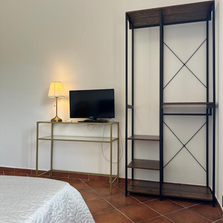 Villa Sara Mondello Upper floor - Two-Bedroom Apartment with Garden View - 9
