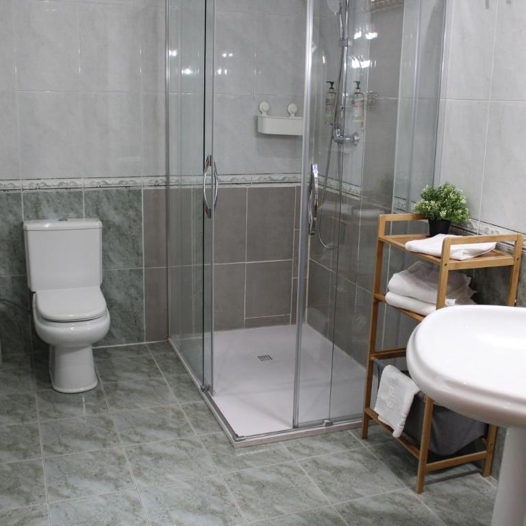 Pension Joakina - Habitación Doble con baño privado externo - 1 o 2 camas - 27