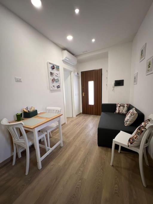 Civita Home - One-Bedroom Apartment - 6