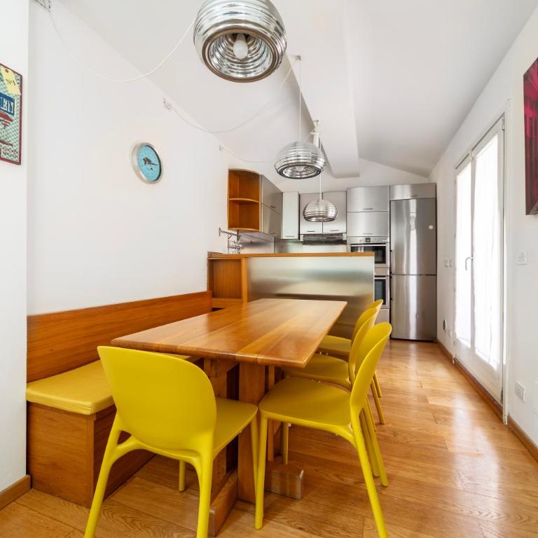 GetTheKey Piazza Galileo - Two-Bedroom Apartment with Balcony - 2