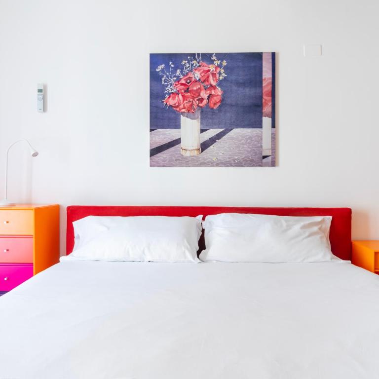 GetTheKey Piazza Galileo - Two-Bedroom Apartment with Balcony - 11