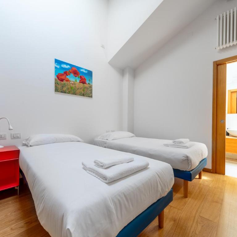 GetTheKey Piazza Galileo - Two-Bedroom Apartment with Balcony - 16