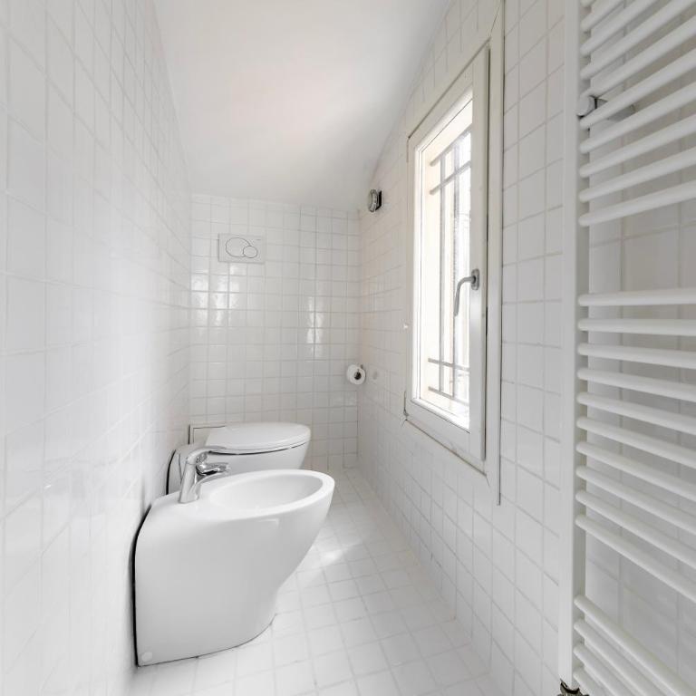 GetTheKey Piazza Galileo - Two-Bedroom Apartment with Balcony - 28