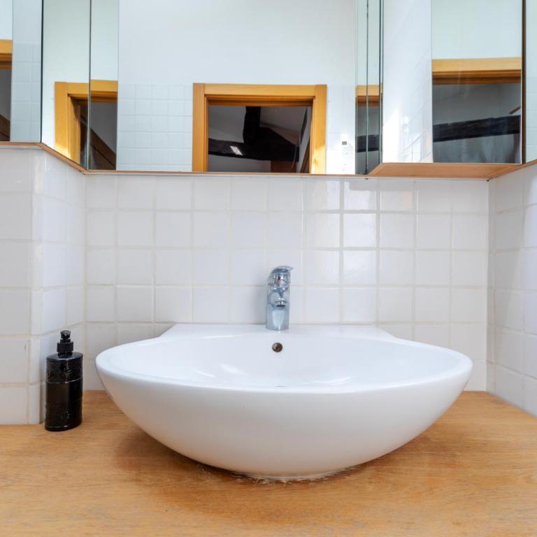 GetTheKey Piazza Galileo - Two-Bedroom Apartment with Balcony - 25