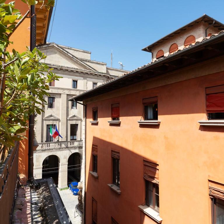 GetTheKey Piazza Galileo - Two-Bedroom Apartment with Balcony - 31