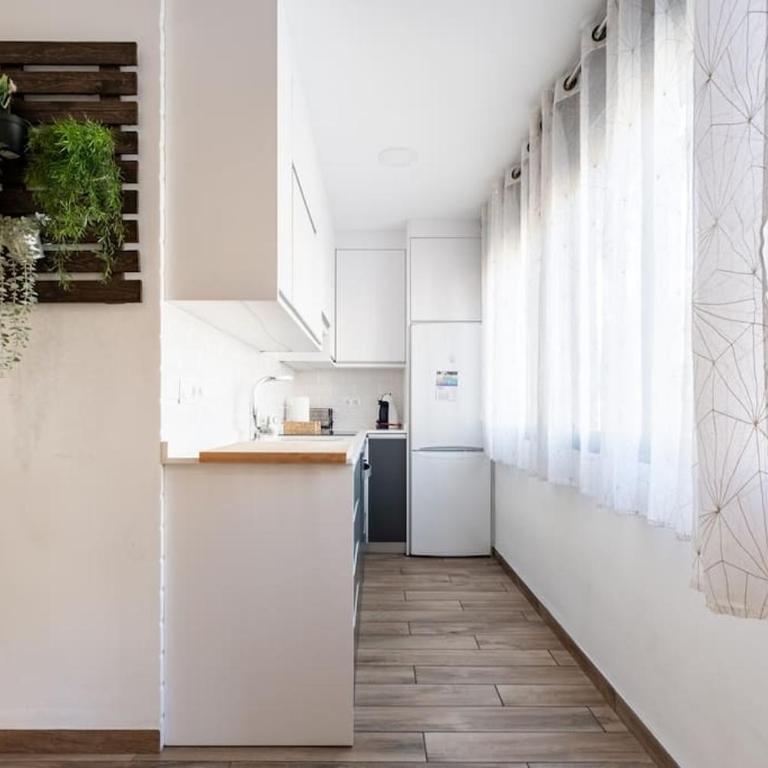 Bonito piso recién reformado con zona de parking - Apartamento de 1 dormitorio - 4