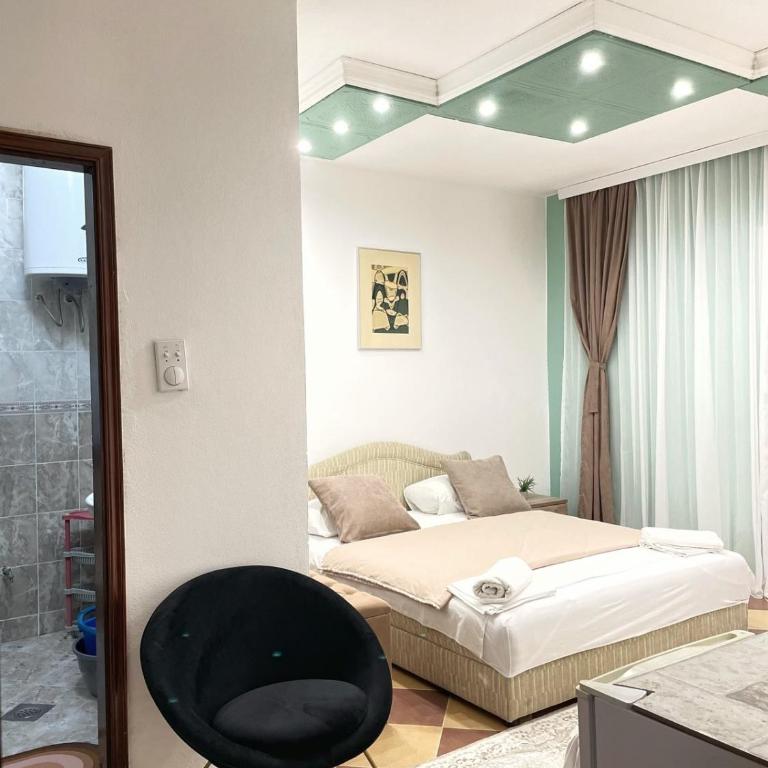 Becic Apartments - Trokrevetna Soba sa Balkonom - 13