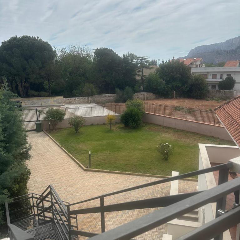 Villa Sara Mondello Upper floor - Two-Bedroom Apartment with Garden View - 21