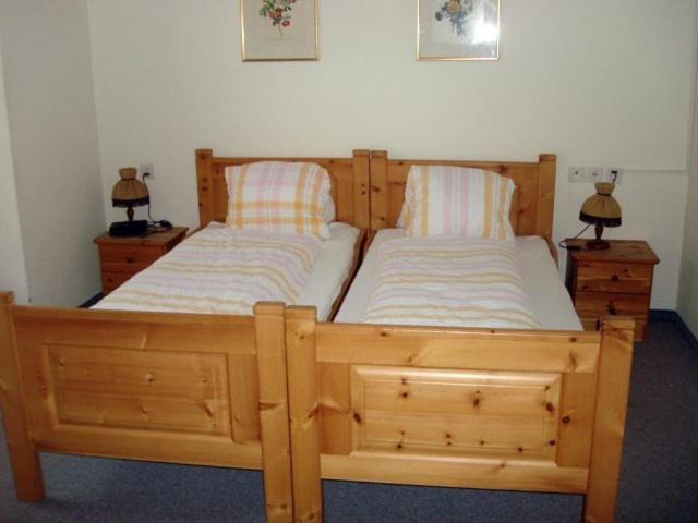 Hotel Quellenhof - Doppelzimmer mit Gemeinschaftsbad - 2