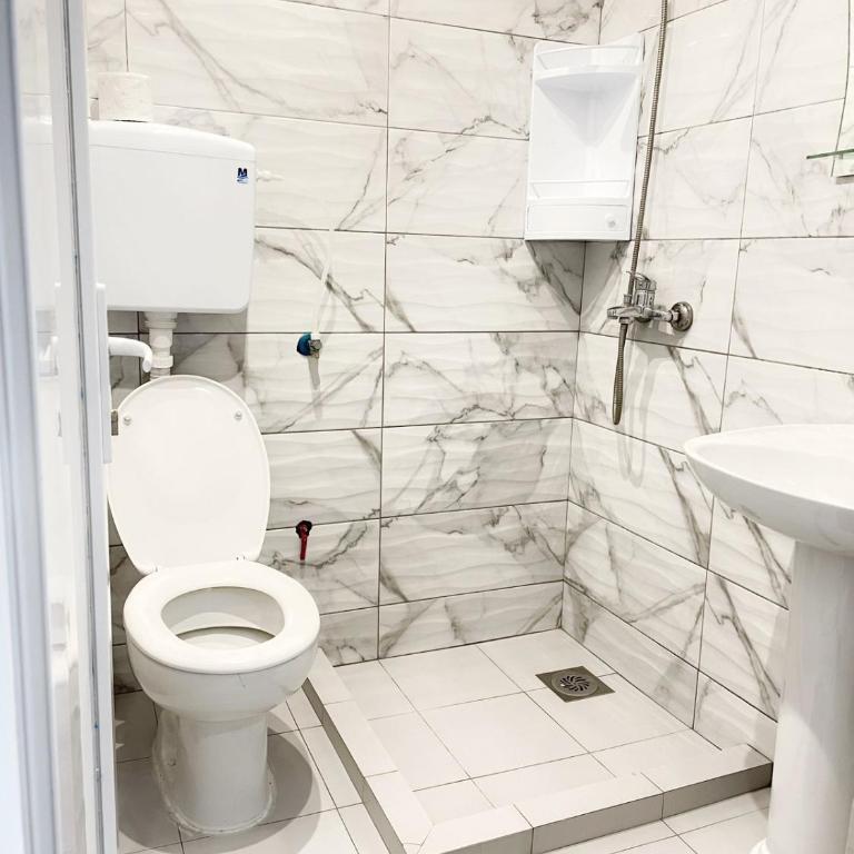 Becic Apartments - Porodična Soba (sa Pogledom na Baštu) - 17