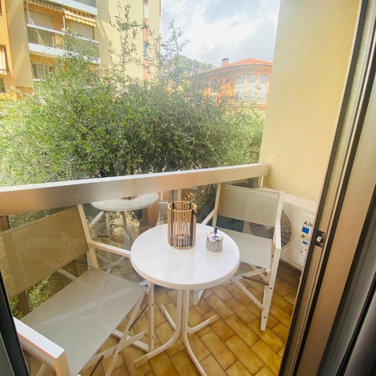Méditerranée, 2 pièces très calme, clime, centre ville - Apartamento de 1 dormitorio - 10