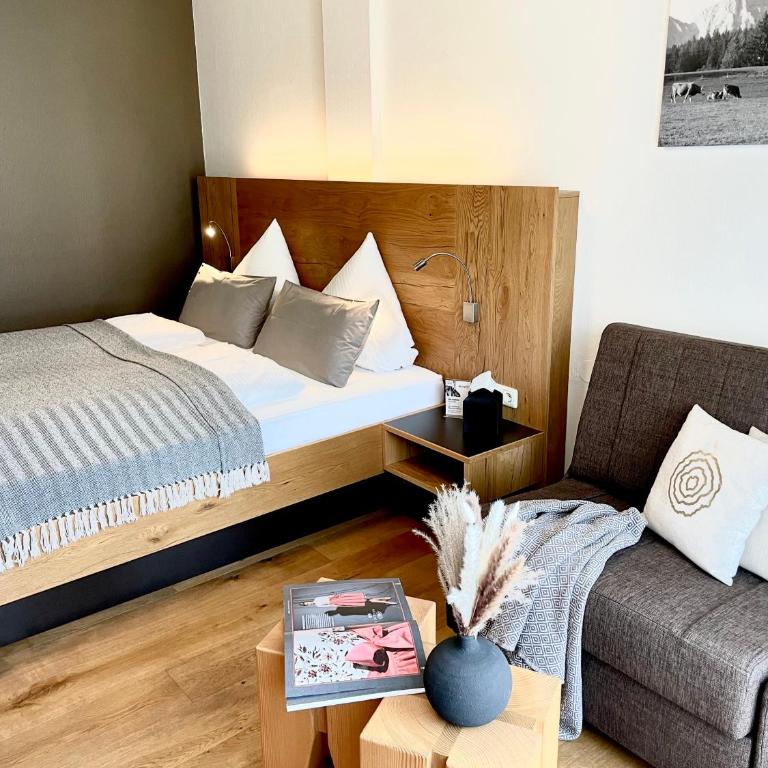 moser-HOCHKÖNIG Genuss Wirtshaus Hotel - Standard Doppelzimmer mit Bergblick - 4