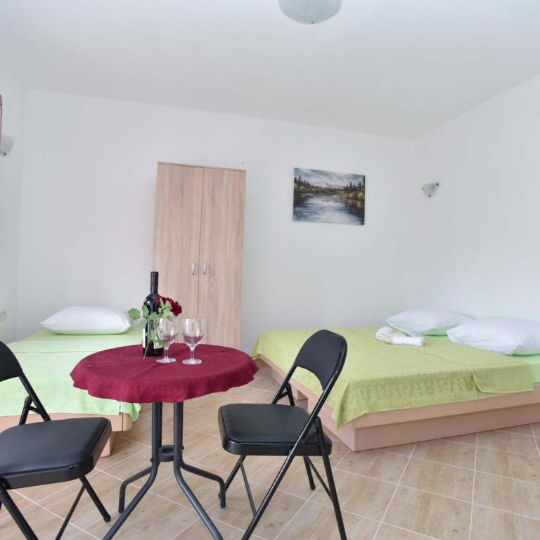 Apartmani Mihovic - JAZ - Apartment with Terrace - 1