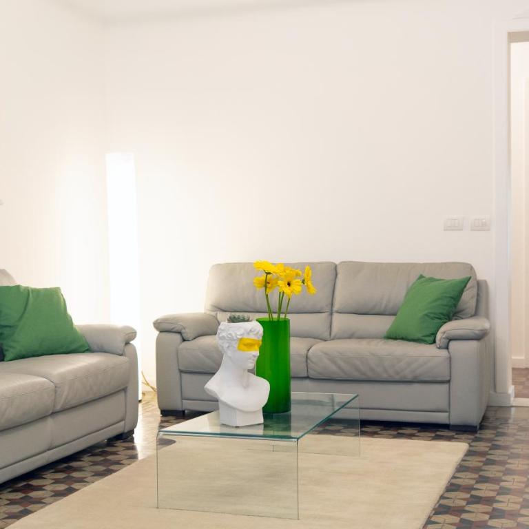 Ottanta5 Private Rooms - Deluxe Double or Twin Room with Balcony - 4