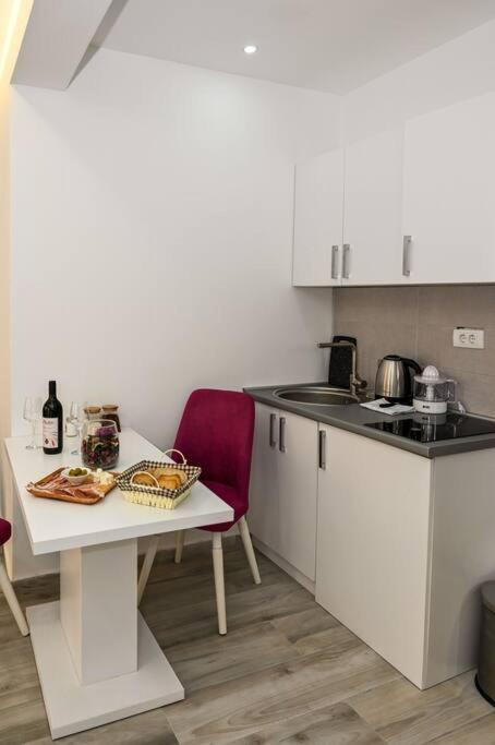 Vujovic Studio Apartment - Studio - 9