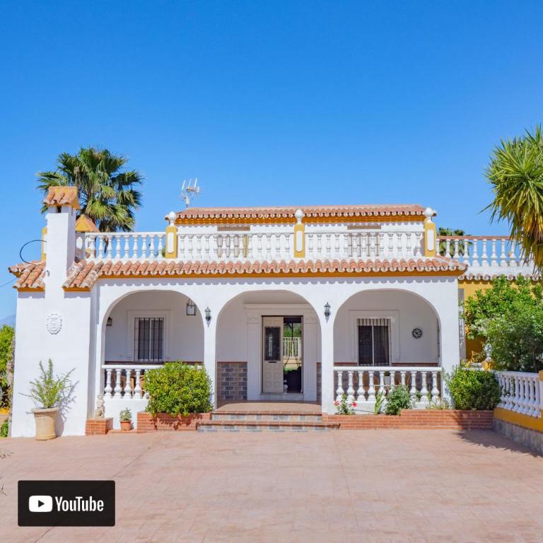 Cubo's Casa María los Javieles - Three-Bedroom House - 4