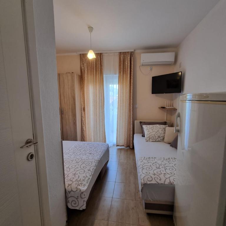 DMD Apartments - Klasična Trokrevetna Soba - 5