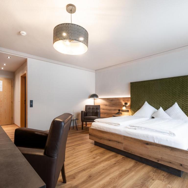 Alpinresort Stubaierhof 4S - Doppelzimmer mit Balkon - 8