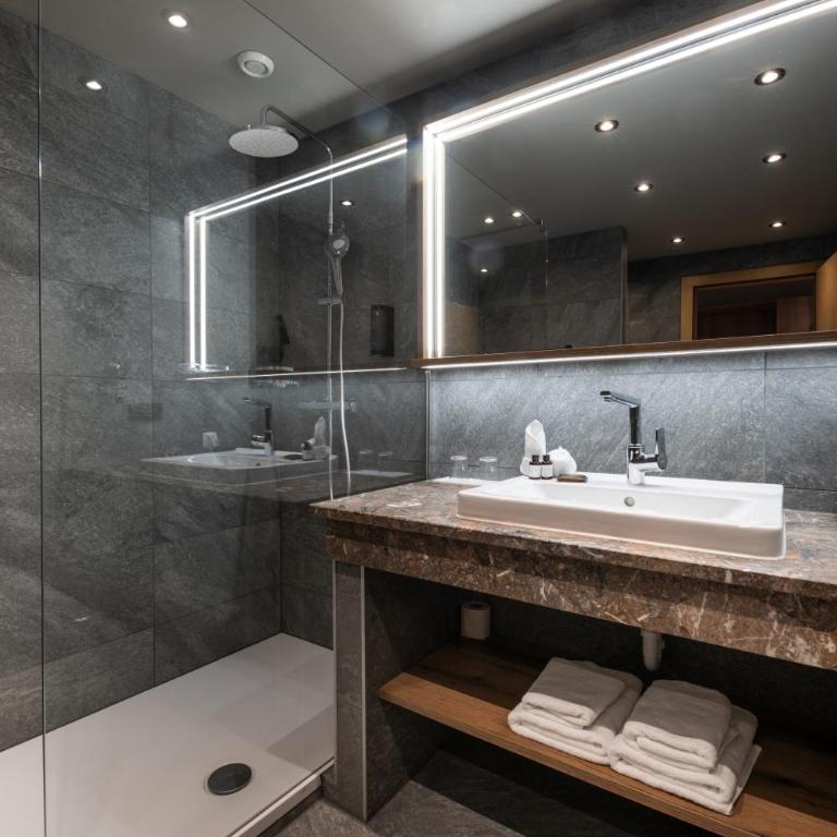 Alpinresort Stubaierhof 4S - Doppelzimmer mit Balkon - 7