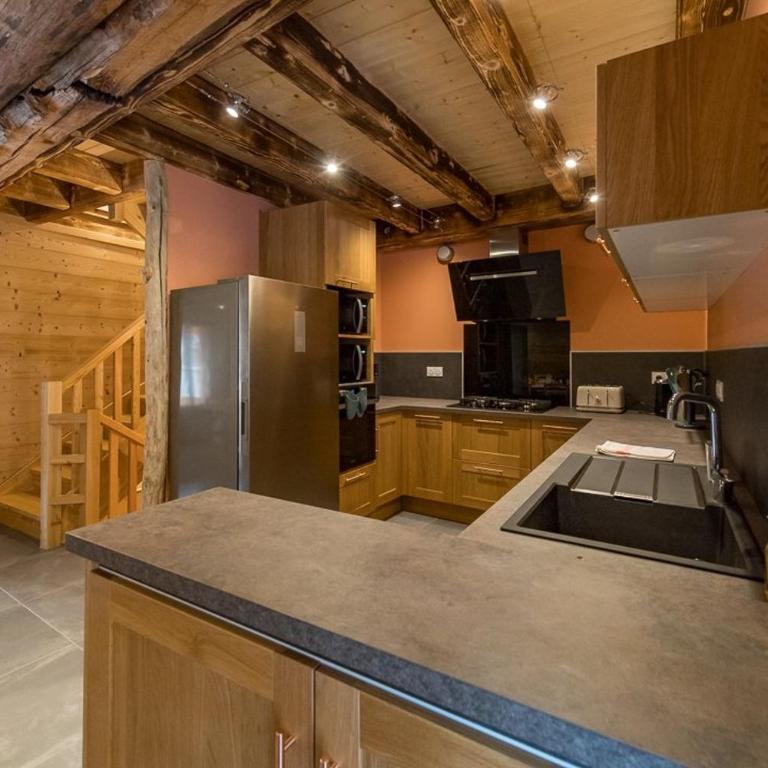 Chalet montagnard rénové avec jacuzzi 4****- 15 Personnes - Chalet - 9