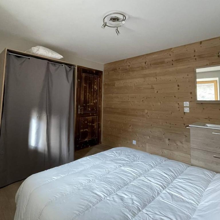 Chalet montagnard rénové avec jacuzzi 4****- 15 Personnes - Chalet - 4