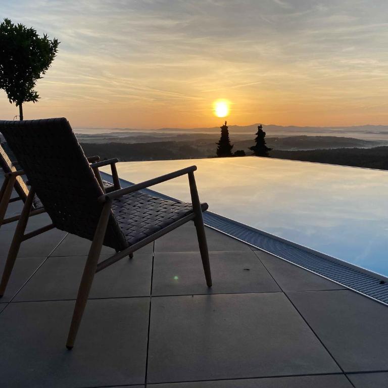 Greim15 --- ganzes Ferienhaus mit Fernsicht, Pool, Wellness - Three-Bedroom Home - 41