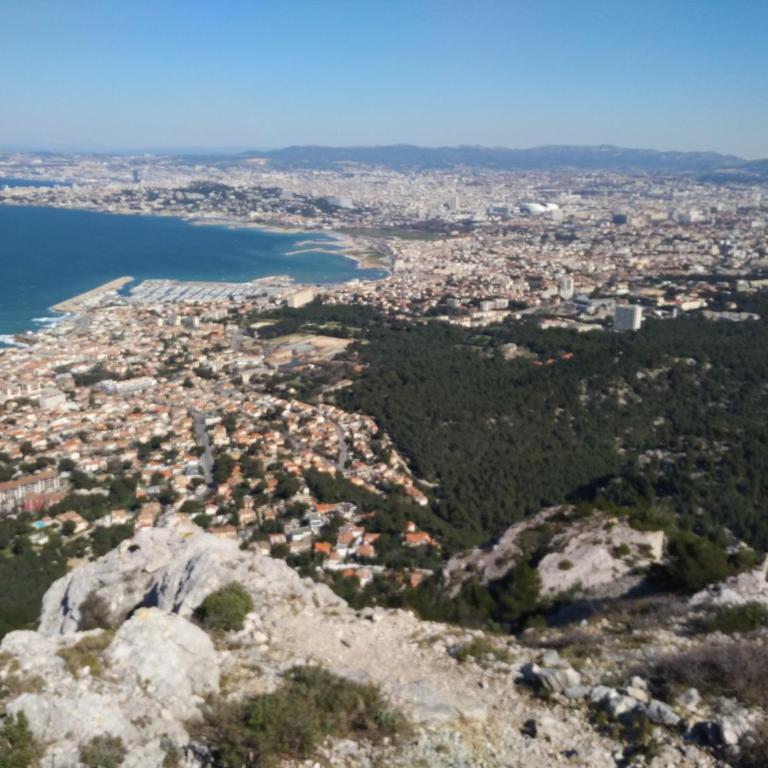 MAISON VUE MAGISTRALE SUR LE PORT ET CALANQUES DES GOUDES MARSEILLE - Three-Bedroom House - 22