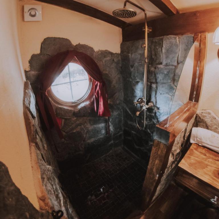 Mobbiton Mostar - Magical Underground Retreat - One-Bedroom Villa - 45