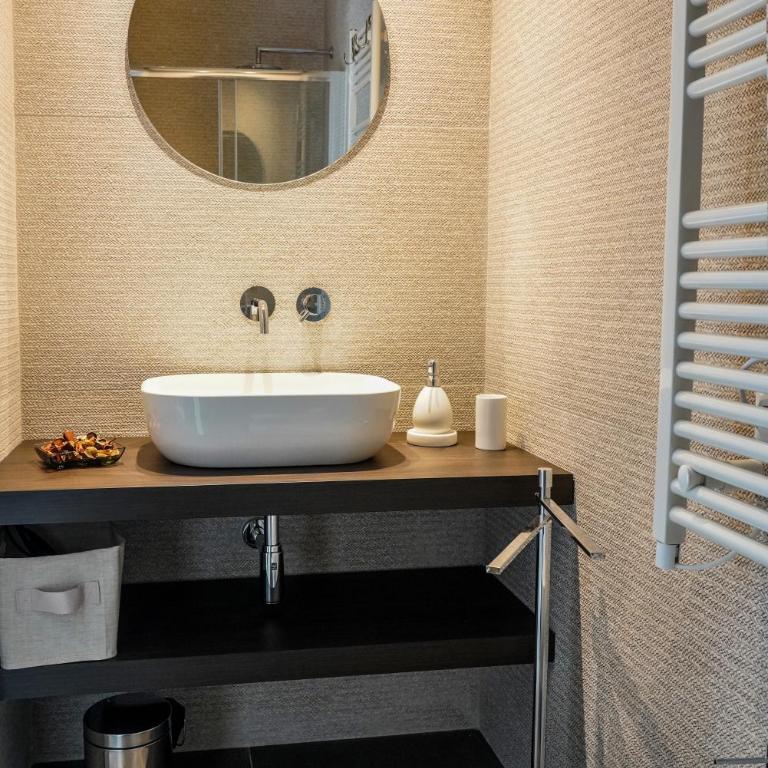 Morris Rooms - Deluxe Double Room with Balcony - 4