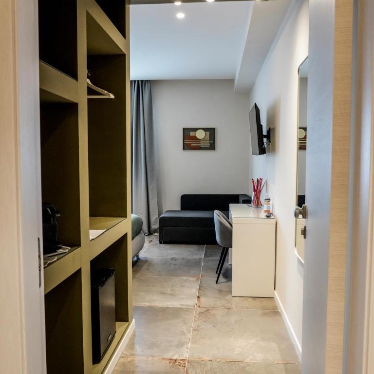 Morris Rooms - Deluxe Double Room with Extra Bed - 5