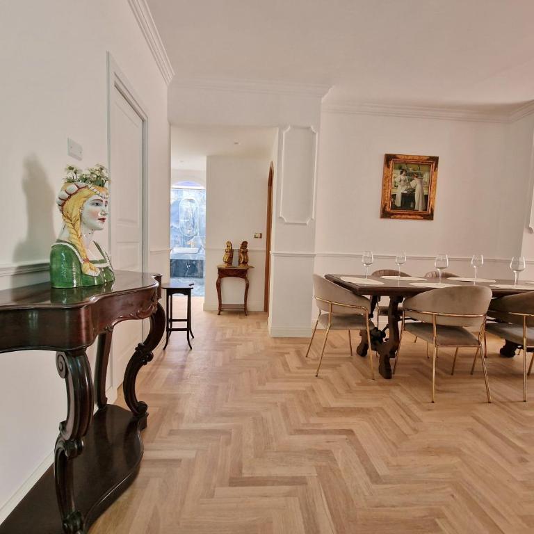 LA BARONESSA CHARMING HOUSE with parking - Three-Bedroom Apartment - 1