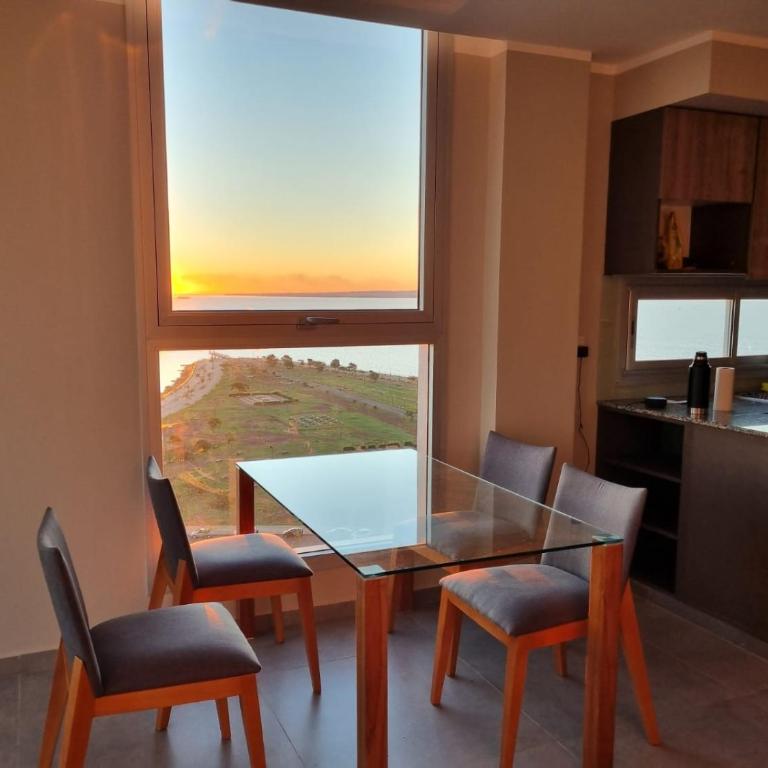 Departamento nuevo 2 habitaciones 2 baños y balcón 95m2 Piso alto sobre la costanera - Apartamento de 2 dormitorios - 3