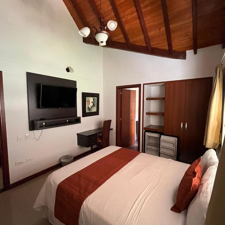 Serenity Suites Casa Boutique - Deluxe Double Room - 7