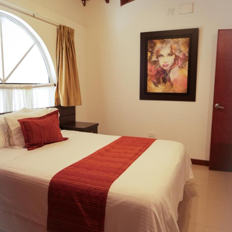 Serenity Suites Casa Boutique - Deluxe Double Room - 11