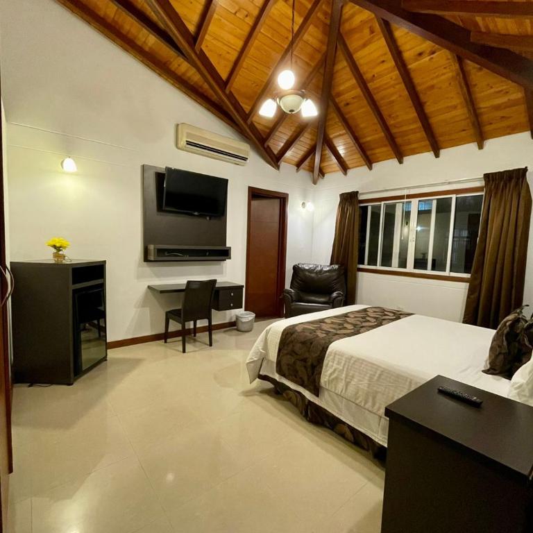 Serenity Suites Casa Boutique - Deluxe Double Room - 5
