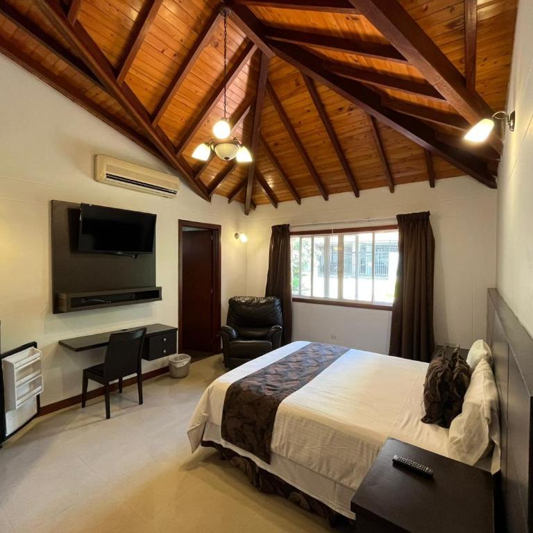 Serenity Suites Casa Boutique - Deluxe Double Room - 4