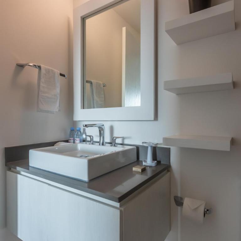 Oceana Residences - Three-Bedroom Apartment with Balcony - 1