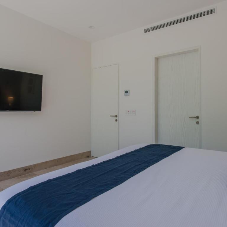 Oceana Residences - Two-Bedroom Apartment with Terrace - 2