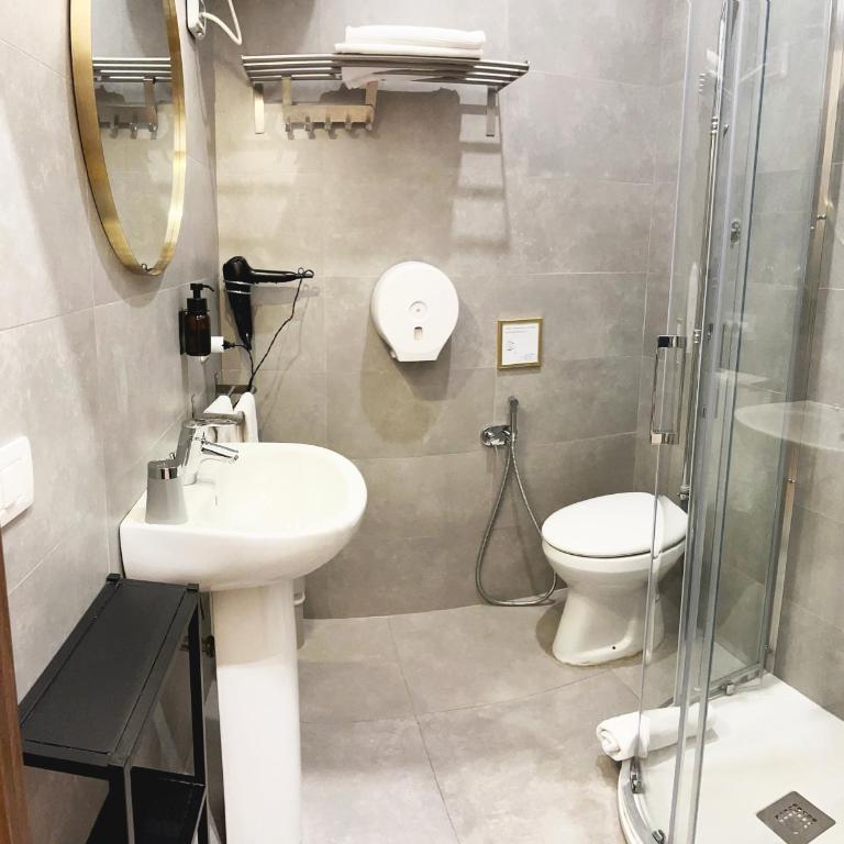 Monti49 GuestHouse - Camera Tripla Comfort - 10