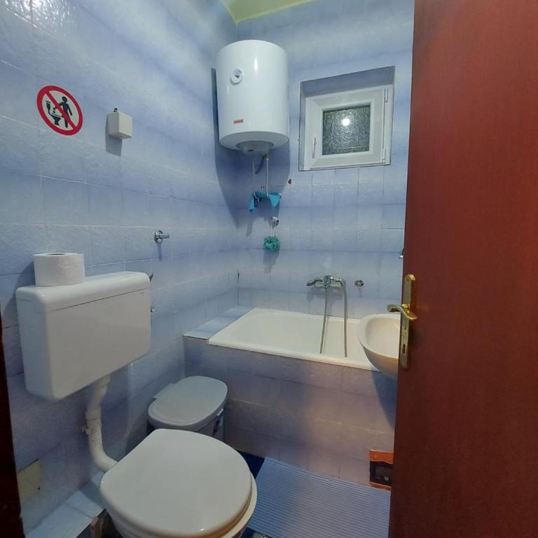 Barcelona Apartments - Standard Studio - 11