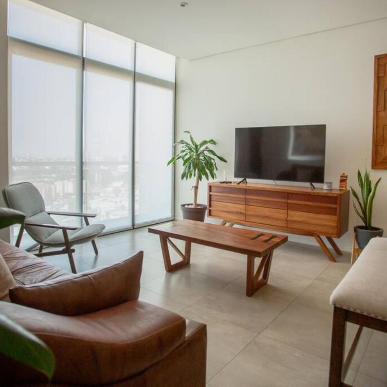 Spacious 3 bedroom apartment with cool amenities - Three-Bedroom Apartment - 26