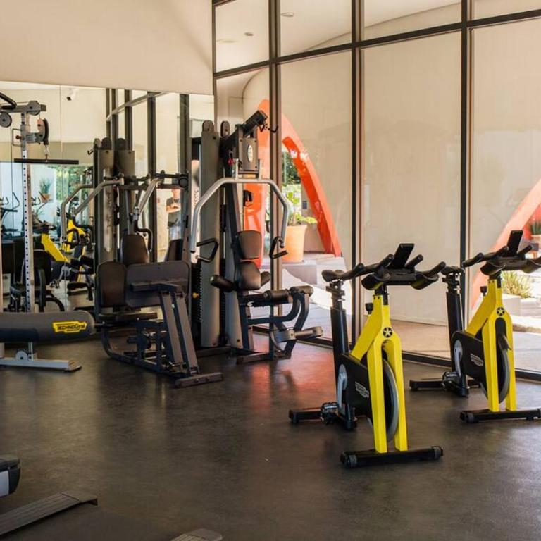 Spacious 3 bedroom apartment with cool amenities - Three-Bedroom Apartment - 47