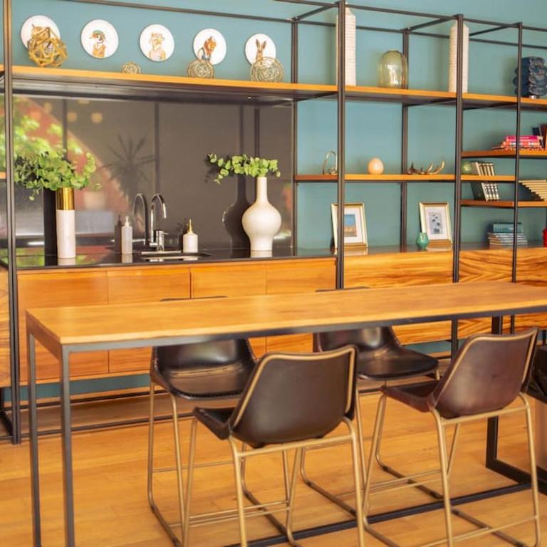 Spacious 3 bedroom apartment with cool amenities - Three-Bedroom Apartment - 62