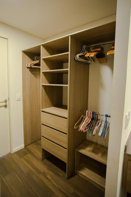 Spacious 3 bedroom apartment with cool amenities - Three-Bedroom Apartment - 71