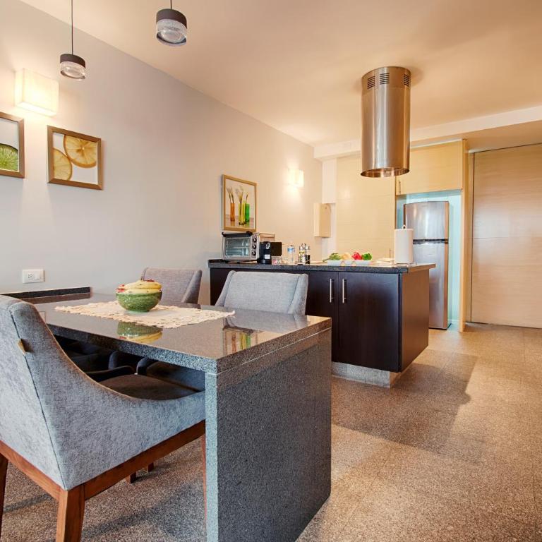 Masaryk 123 Executive Luxury Apartments in Polanco - Two-Bedroom Apartment with Balcony - 4