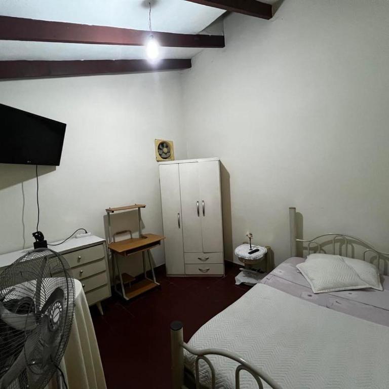 Residencia Estudiantil CASA TANGO - Habitación Doble con baño privado - 4