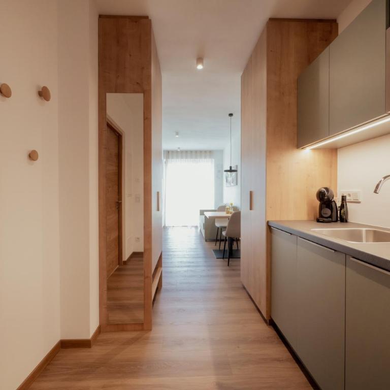 Gutshof Ebner - Apartment with Pool View - 13