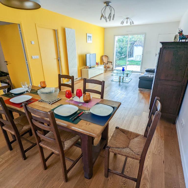 La maison calme et lumineuse, jardin, proche métro - Casa con 3 Camere da Letto - 4