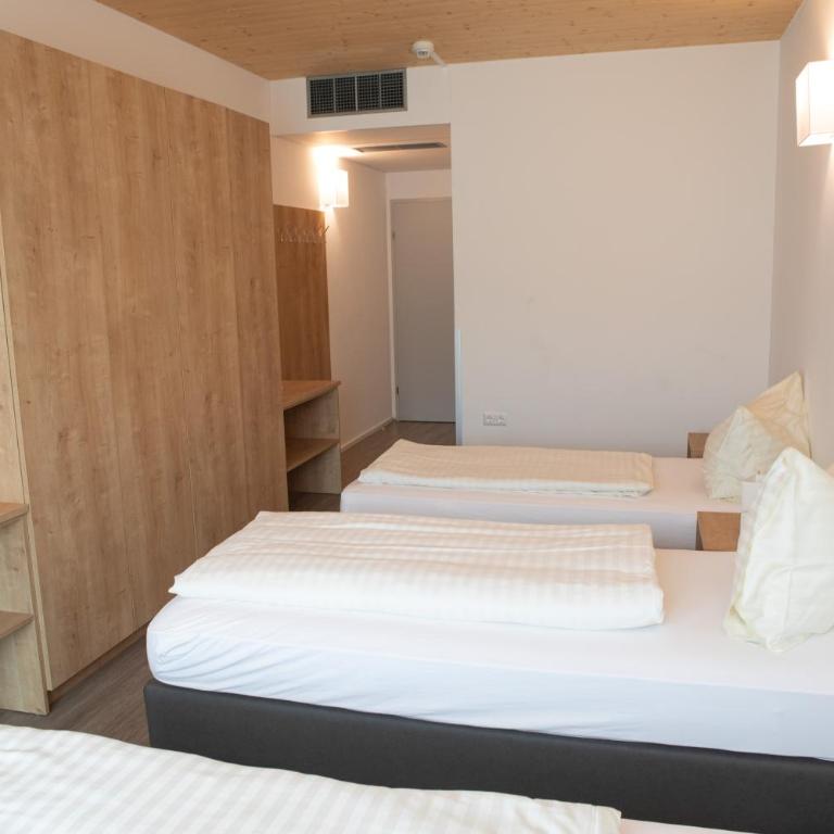 Sporthotel Ferlach, Self Check-In - Economy Vierbettzimmer - 5